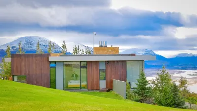 Exclusive villa opposite Akureyri Hotel di 