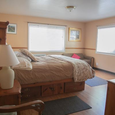 Queen Room with Garden View Strawberry Inn Promo Code