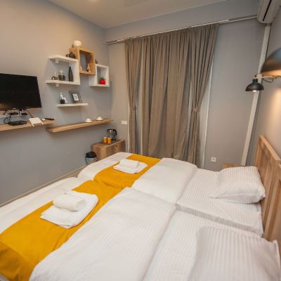 Twin Room with Private Bathroom Easy Hotel Promo Code