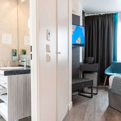 Superior Triple Room Hôtel Versailles Chantiers Promo Code