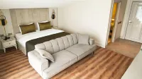 Sky Hill Hotel