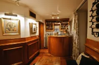 Lawrences Hotel