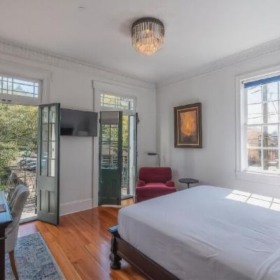 Royal Queen Standard Royal Frenchmen Hotel and Bar Promo Code