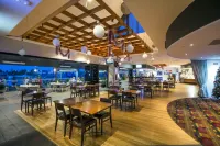 Nightcap at Kawana Waters Hotel