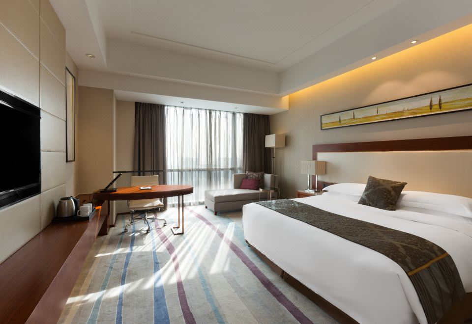 Crowne Plaza Wuxi TaihuCrowne Plaza Superior Room