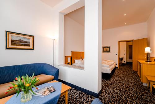 带阳台的单间公寓海景侧