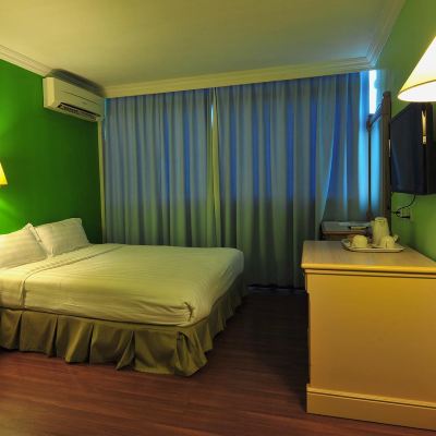 Bilik queen mewah Kupon Hotel Emas Tawau