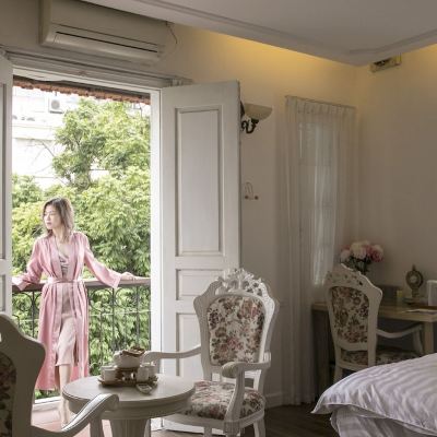 Deluxe Room with Balcony City View Lamy House Promo Code