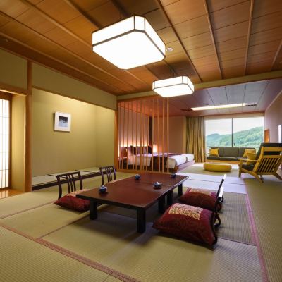 【和洋式房】 6至10樓，15榻榻米日式房 + 雙床（無煙）【和洋式房】 【無煙】 瑞鳳飯店優惠