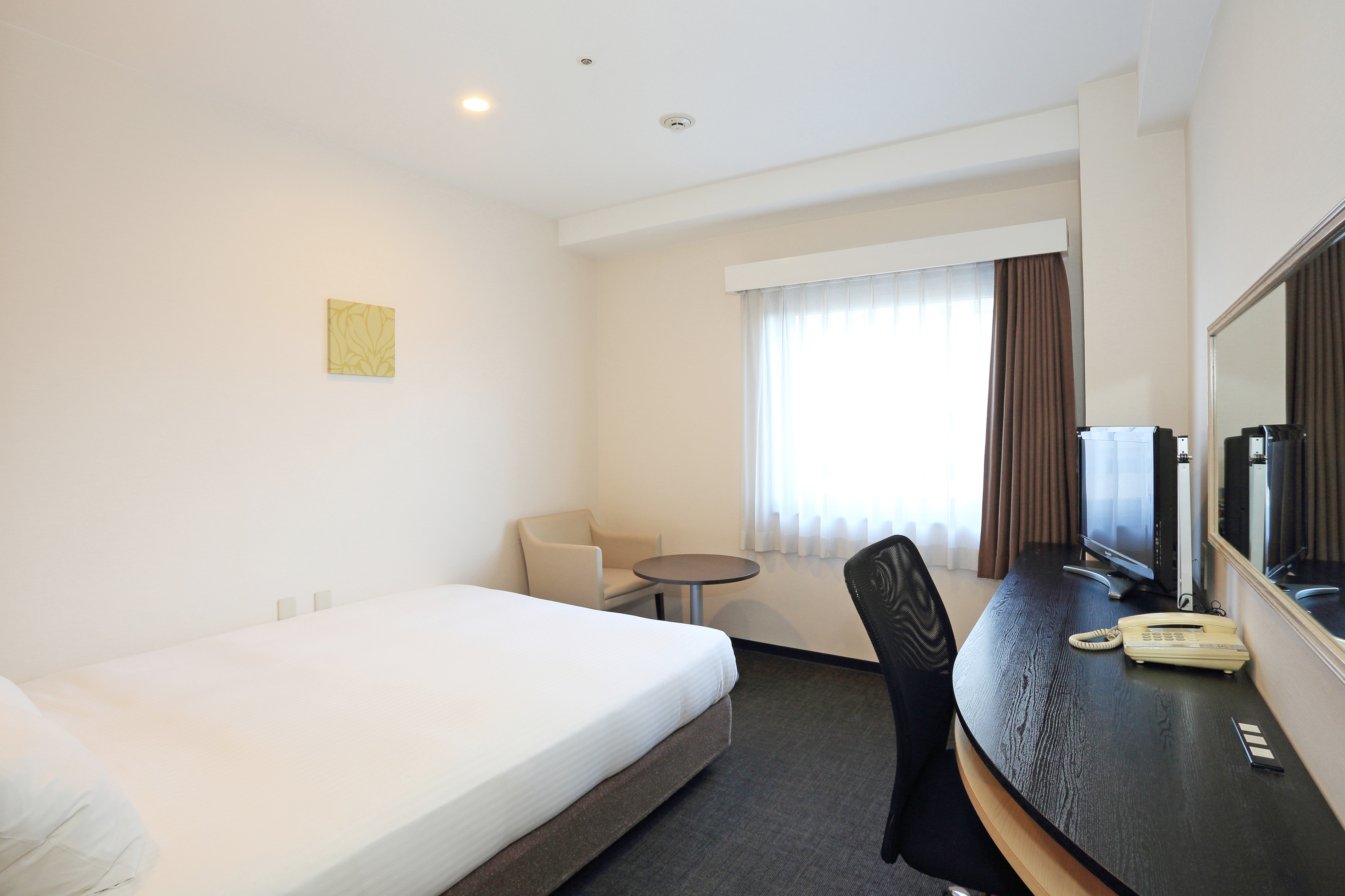 标准大床房（禁烟）