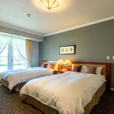 Suite Twin Room, Non-Smoking (the Best Room in Our Hotel Overlooking the Tonami Plain (57 Square Meters)) 桜ヶ池クアガーデン クーポン