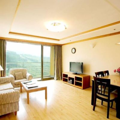 Suite (B35) : 20000 KRW Surcharge (per night) for Slope view