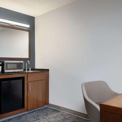 Double Room with Sofa Bed Hyatt Place Lakeland Center Promo Code