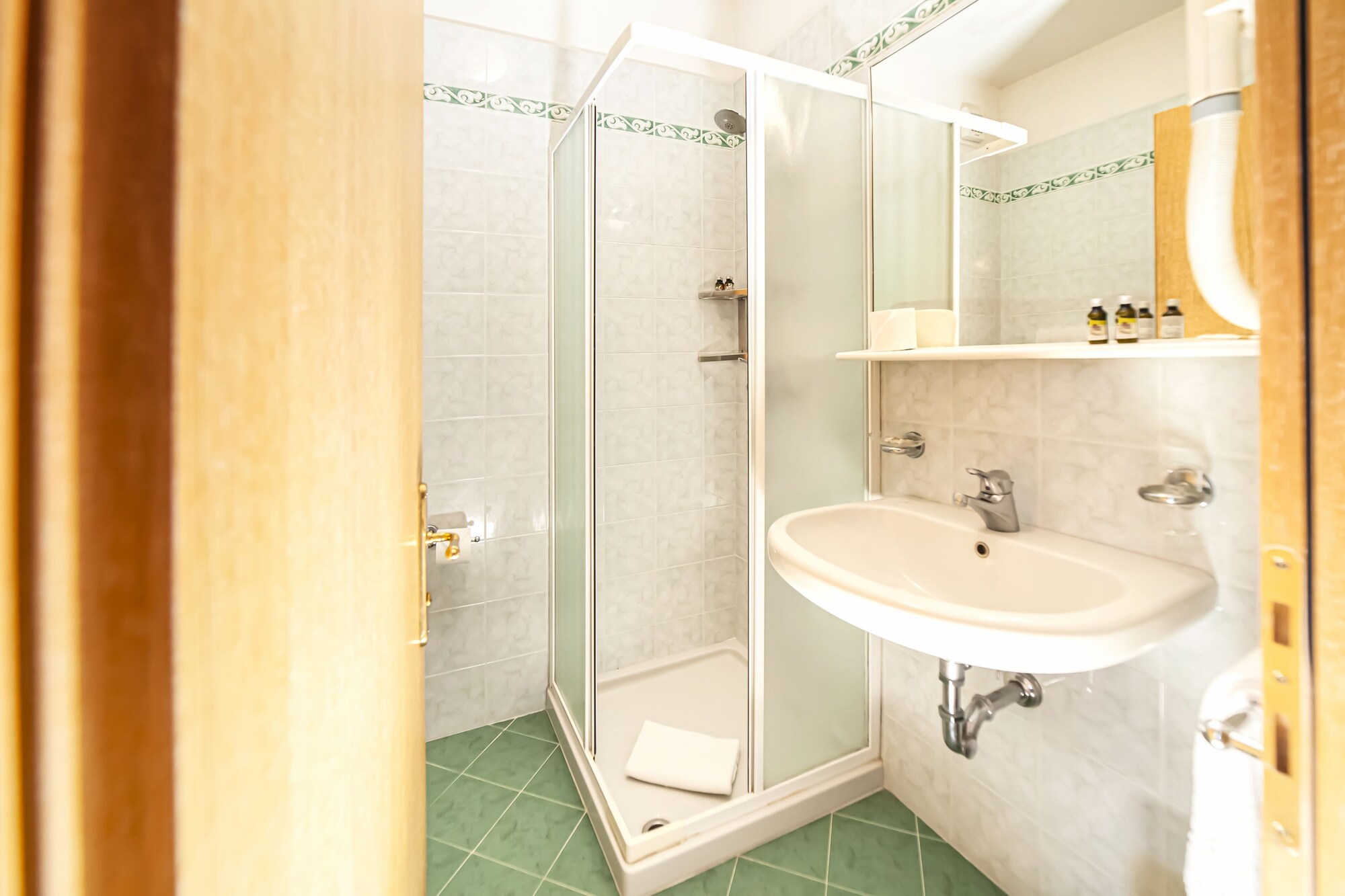 Camera Matrimoniale Con Letto Matrimoniale O 2 Letti Singoli