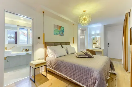 Irini Luxury Rooms