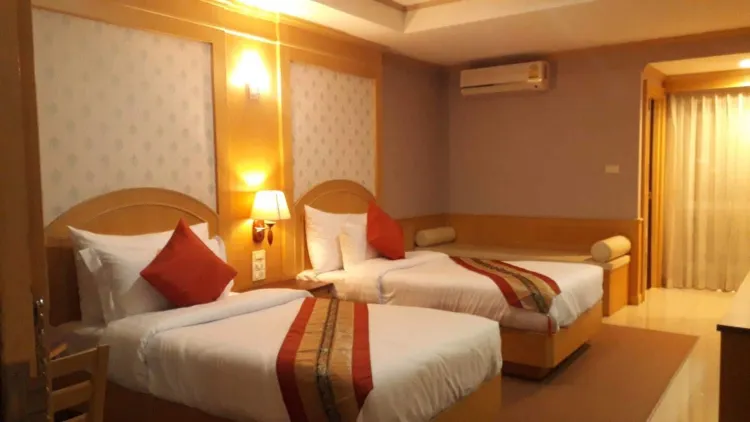 ห้องพักพื้นฐานเตียงใหญ่หรือเตียงแฝด