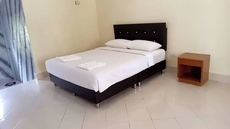 ห้องดีลักซ์ เตียงใหญ่ 1 เตียง