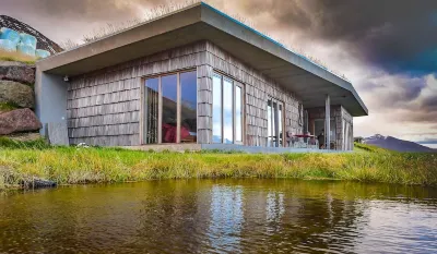 Spacious, luxurious house with a lot of natural wood Hotel di 