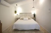 The White Cabins - View Hotels in 