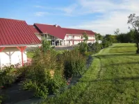 FastHotel Montmarault - Auberge du Grand Champ