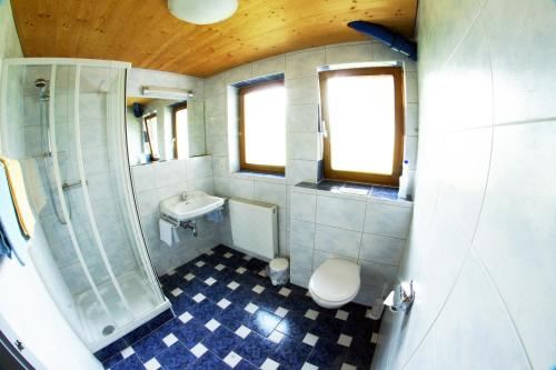 带阳台的两居室公寓top 1