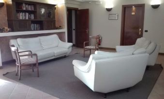 Hotel Sovestro - Housity