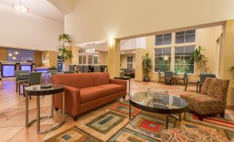 Holiday Inn Express & Suites Manteca City Center