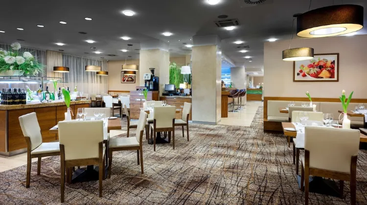 Hilton Garden Inn Krakow 食事・レストラン