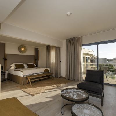 Family Suite with Pool View