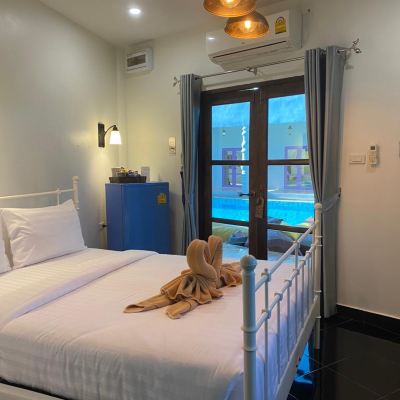 Double Room with Pool View Non smoking
