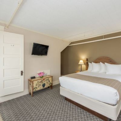 Standard Suite, 1 Queen Bed with Sofa bed (2 rooms)