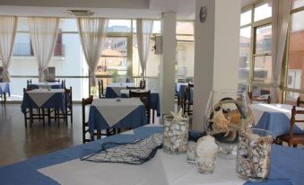 Hotel Orlov Rimini - Housity