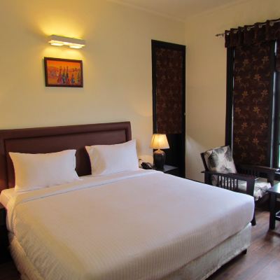Deluxe King Room La Residence Promo Code