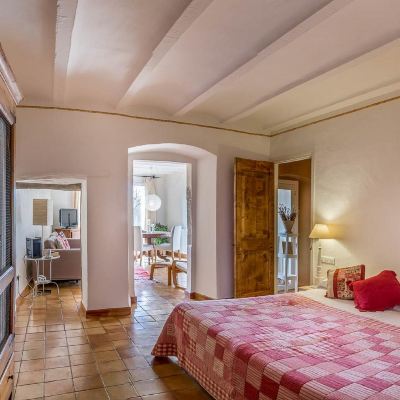 Junior Suite Hotel la Plaça Madremanya Promo Code