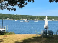 2BED GUESTHOUSE WITH PRIVATE BEACH ACCESS Hotels in Niantic