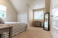 Cozy 2 Bedroom 1 Bath Apartment