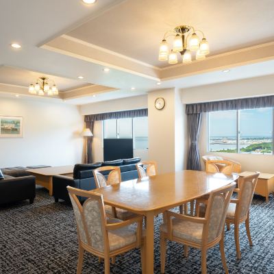 ゲストルーム(ベッド4台)(浴室)(本館)(高層階) Royal Hotel 宗像 クーポン