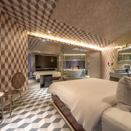 Pandora Hotel