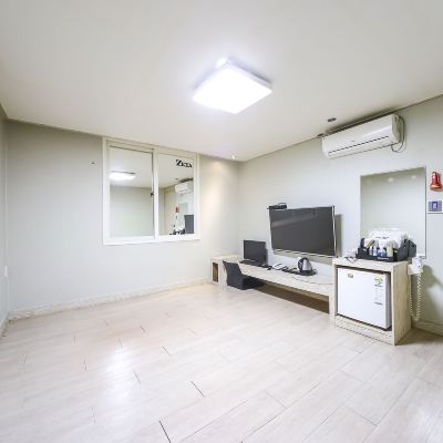 Korean Room ( 2 People ) Changwon Jinhae Yongwon Zeta 쿠폰