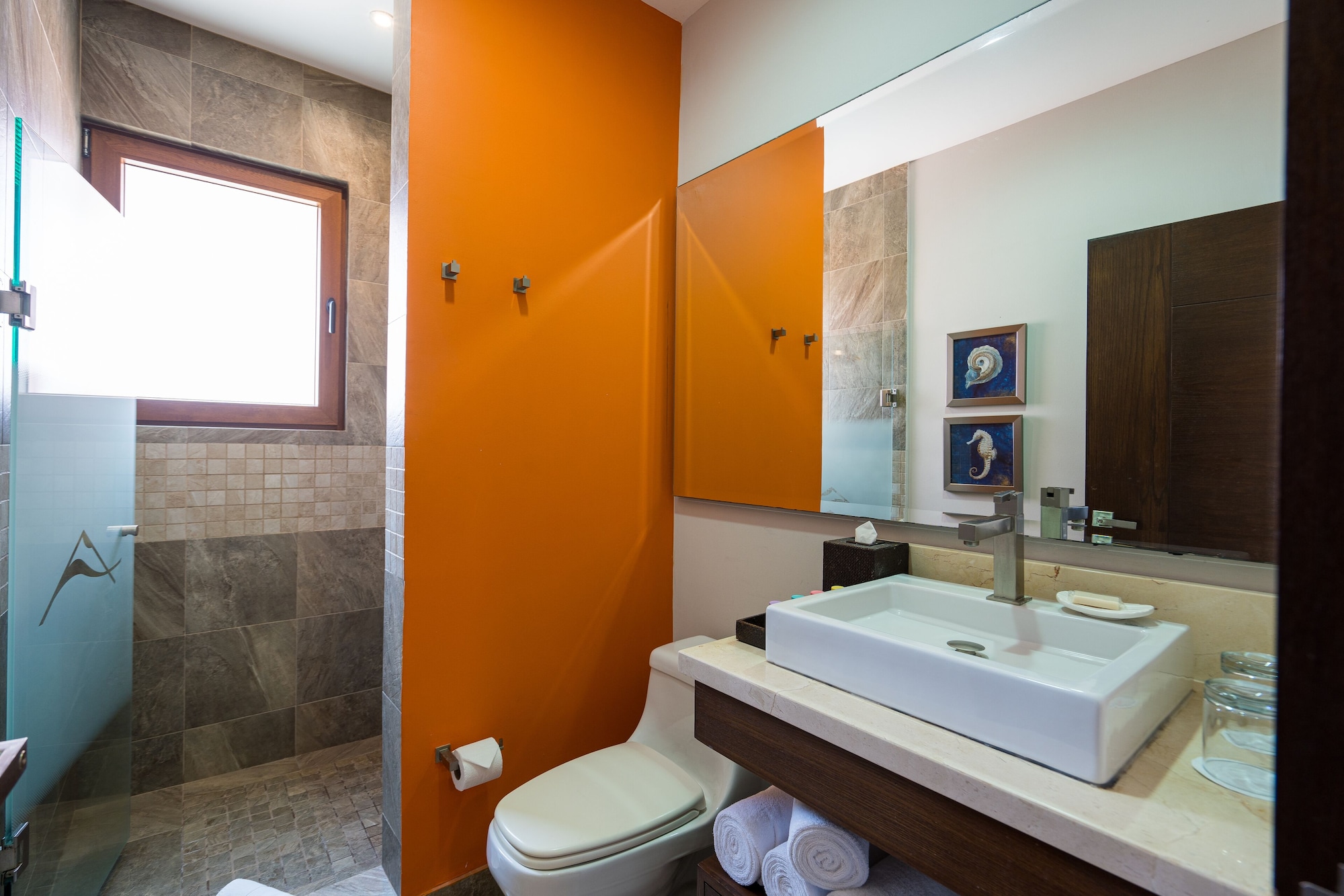 局部海景转角套房（2张床）