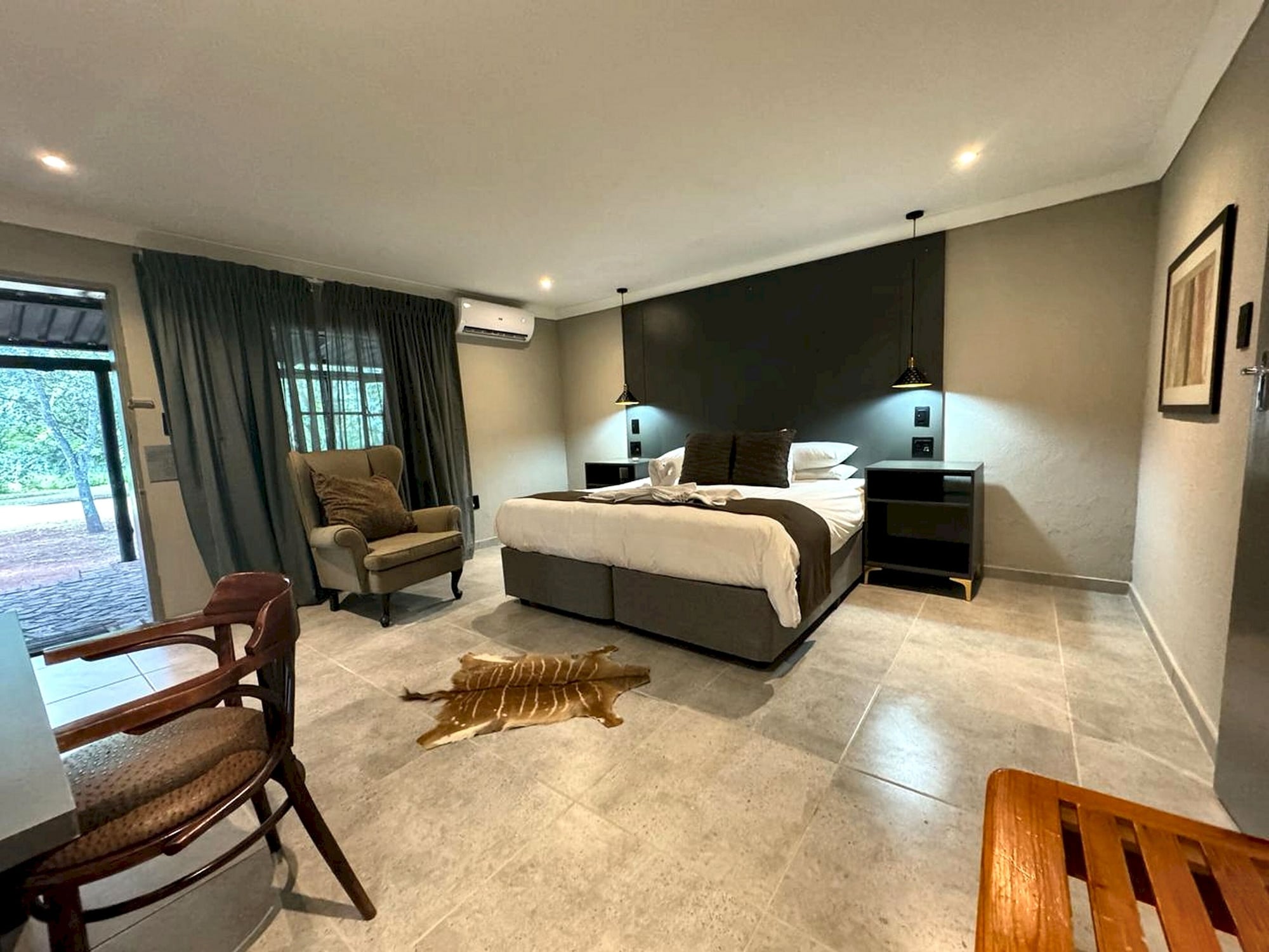 标准房， 1 张双人床或 2 张单人床