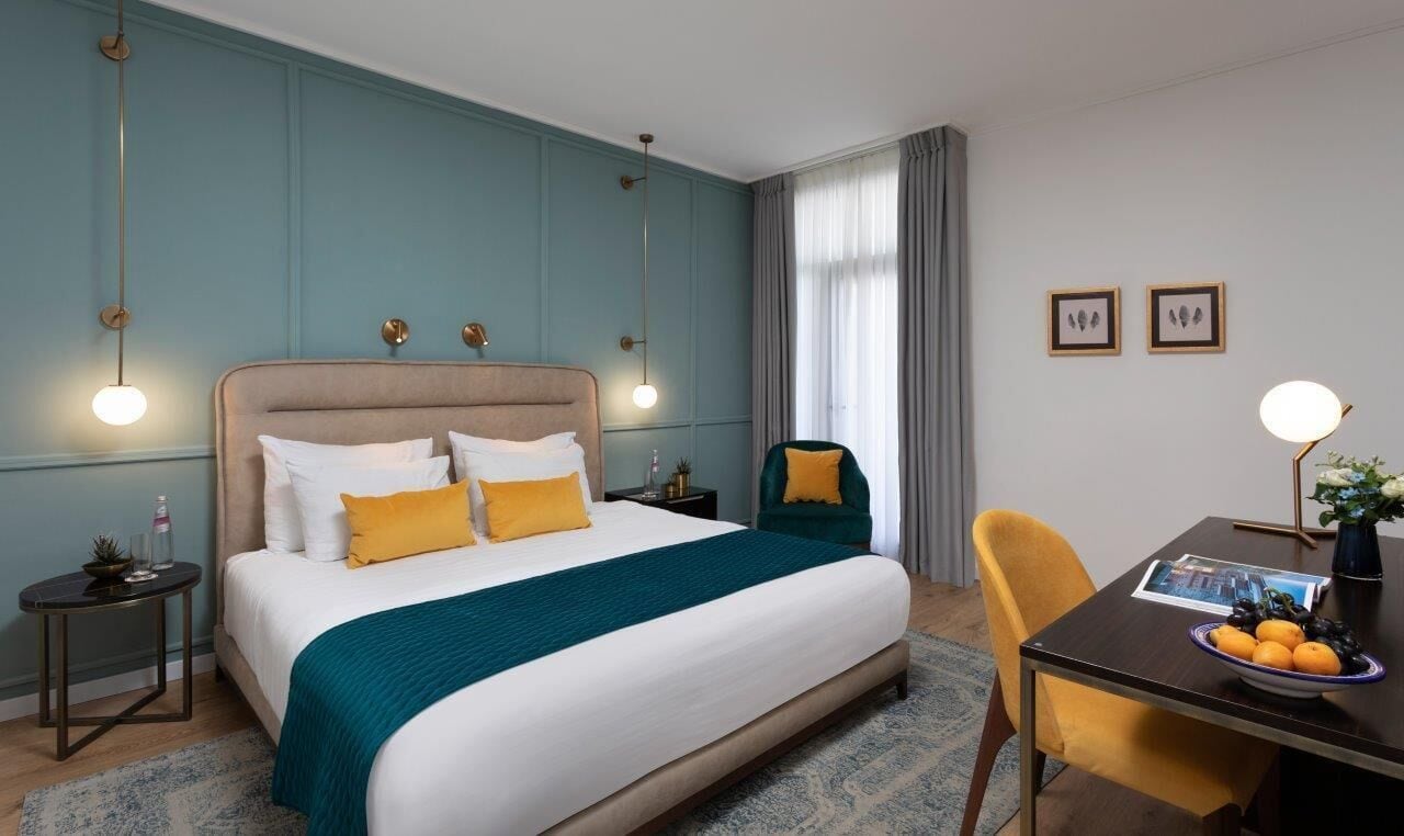 带阳台的行政双人间或双床间