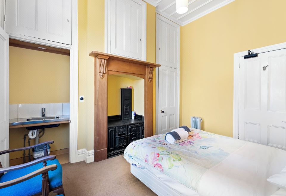 双人房（连通浴室）