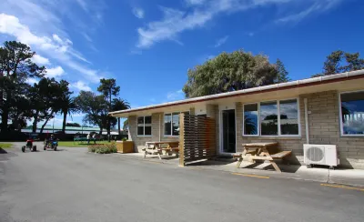 Waikanae Beach Top 10 Holiday Park Отели в г. 