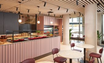 Hotel Indigo Gloucester - The Forum by IHG - Housity