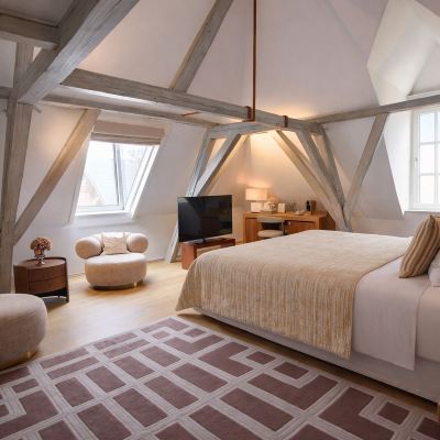 Suite with Canal View Hotel Van Cleef Promo Code