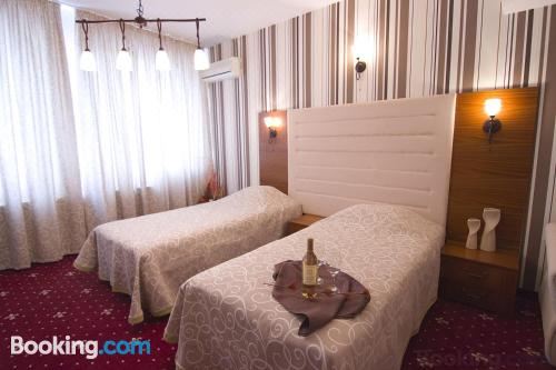 豪华双人或双床间 - 带免费停车位