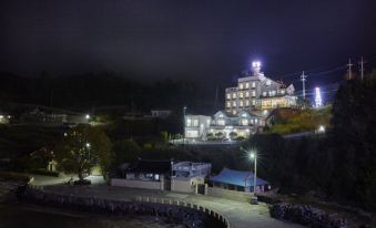 Goheung White Sunset Hotel & Pension