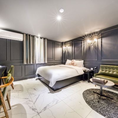 VIP Twin Bed with Bathtub Guro BOM 3 Promo Code