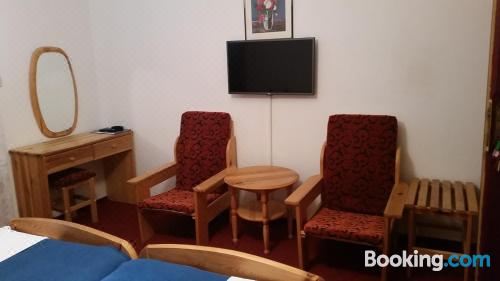 带阳台和公园景色的双人间